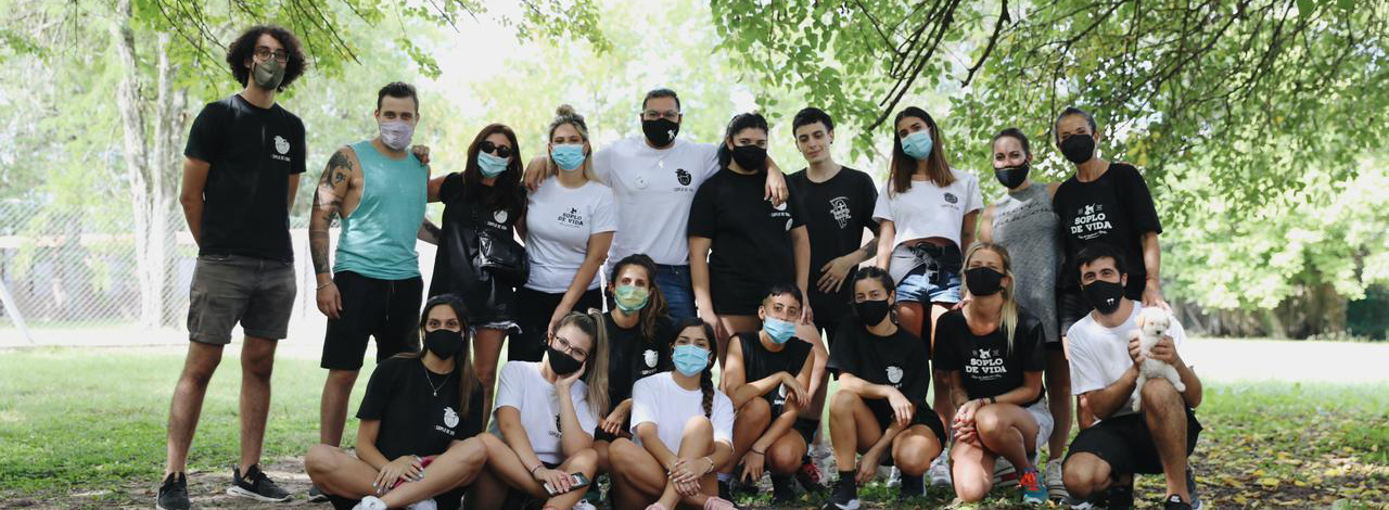 .foto del equipo de trabajo de soplo de vida